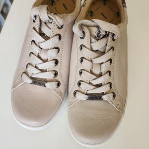 Pale Pink Leather sneakers Revere brand size 6